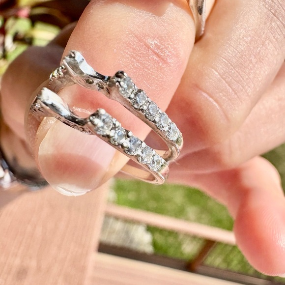 Women’s Wedding Band Set - Picture 6 of 13